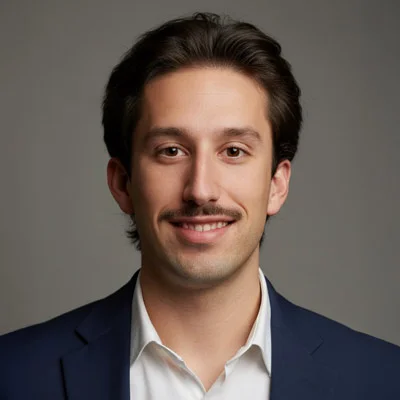 Santiago Mestroni — Director de Marketing, Cofundador